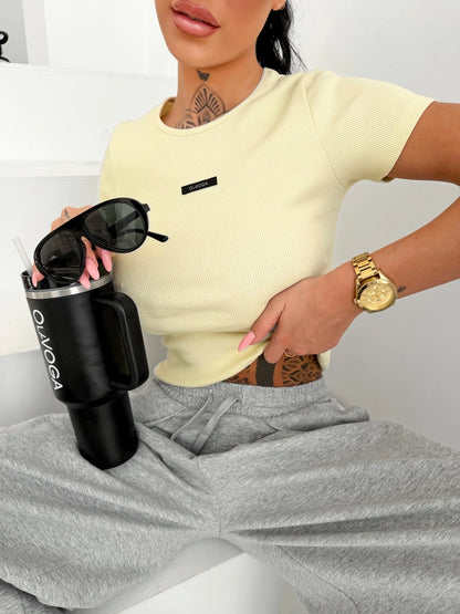 T-shirt Movena Olavoga żólty