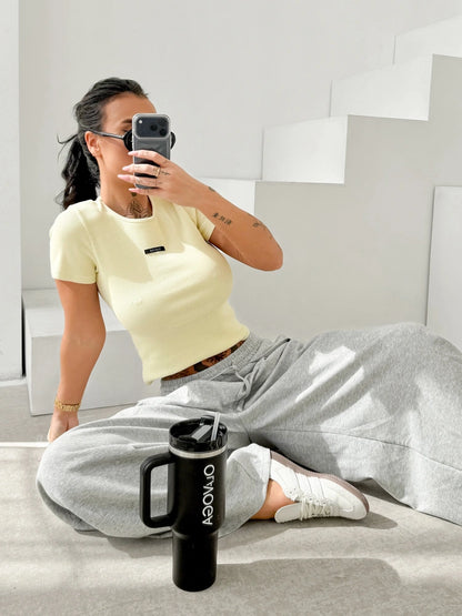 T-shirt Movena Olavoga żólty